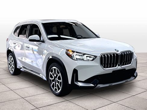 Used 2025 BMW X1 xDrive28i w/ Premium Package AWD/4WD image 2