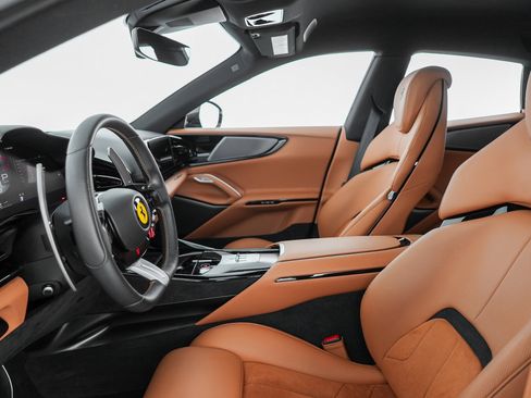 Used 2023 Ferrari Purosangue AWD/4WD image 10