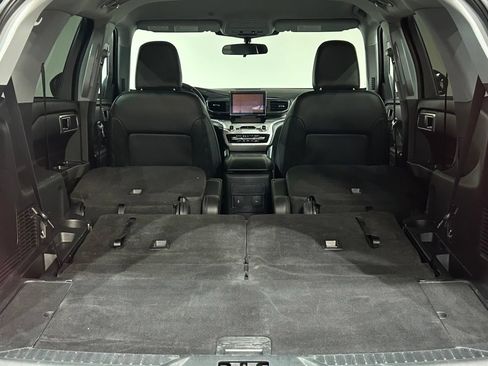 Used 2023 Ford Explorer XLT w/ Equipment Group 202A AWD/4WD image 44