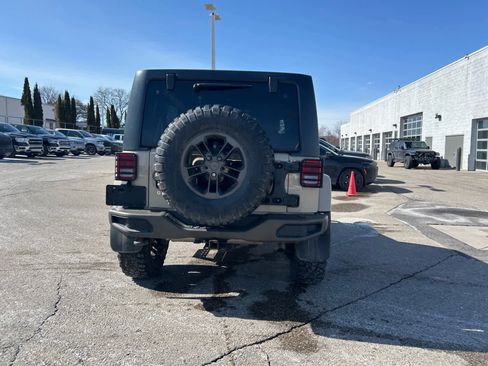 Certified 2016 Jeep Wrangler Unlimited Sahara image 19