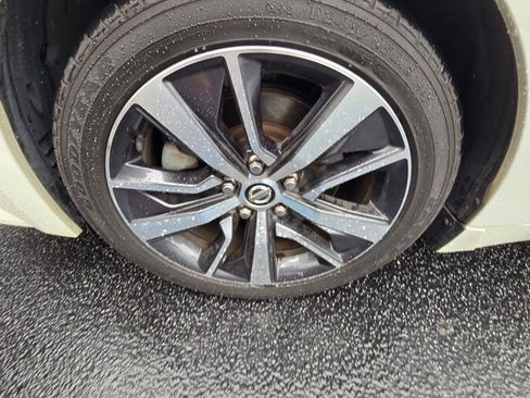 Used 2019 Nissan Maxima 3.5 S w/ Floor Mat Group FWD image 9
