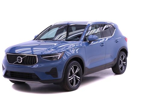Certified 2024 Volvo XC40 B5 Core image 1