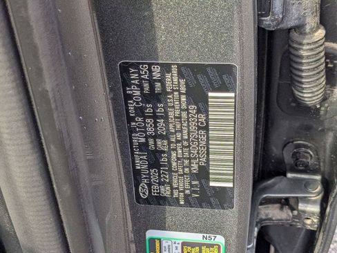 Used 2025 Hyundai Elantra SEL FWD image 30
