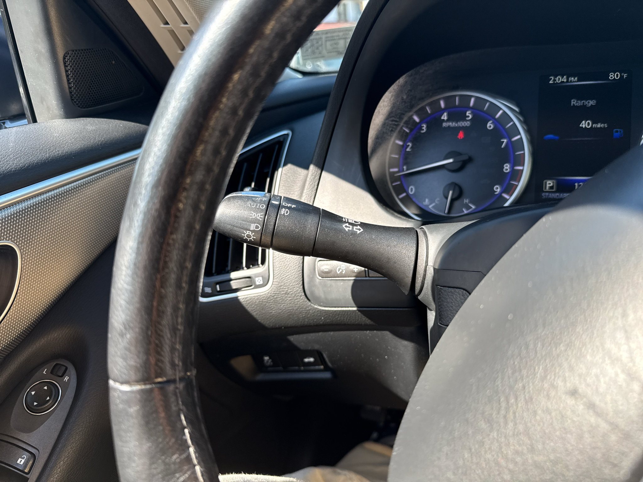 Used 2015 INFINITI Q50 AWD w/ Moonroof Package image 16