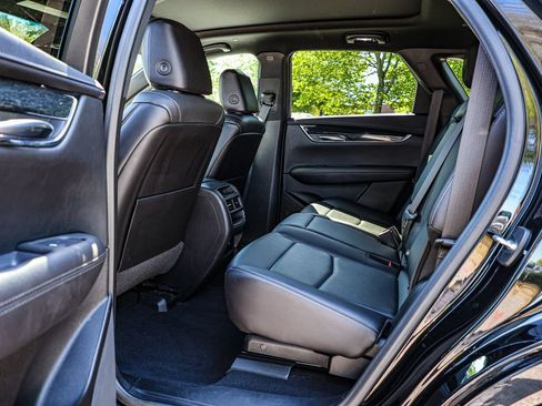 Used 2022 Cadillac XT5 Premium Luxury AWD/4WD image 16