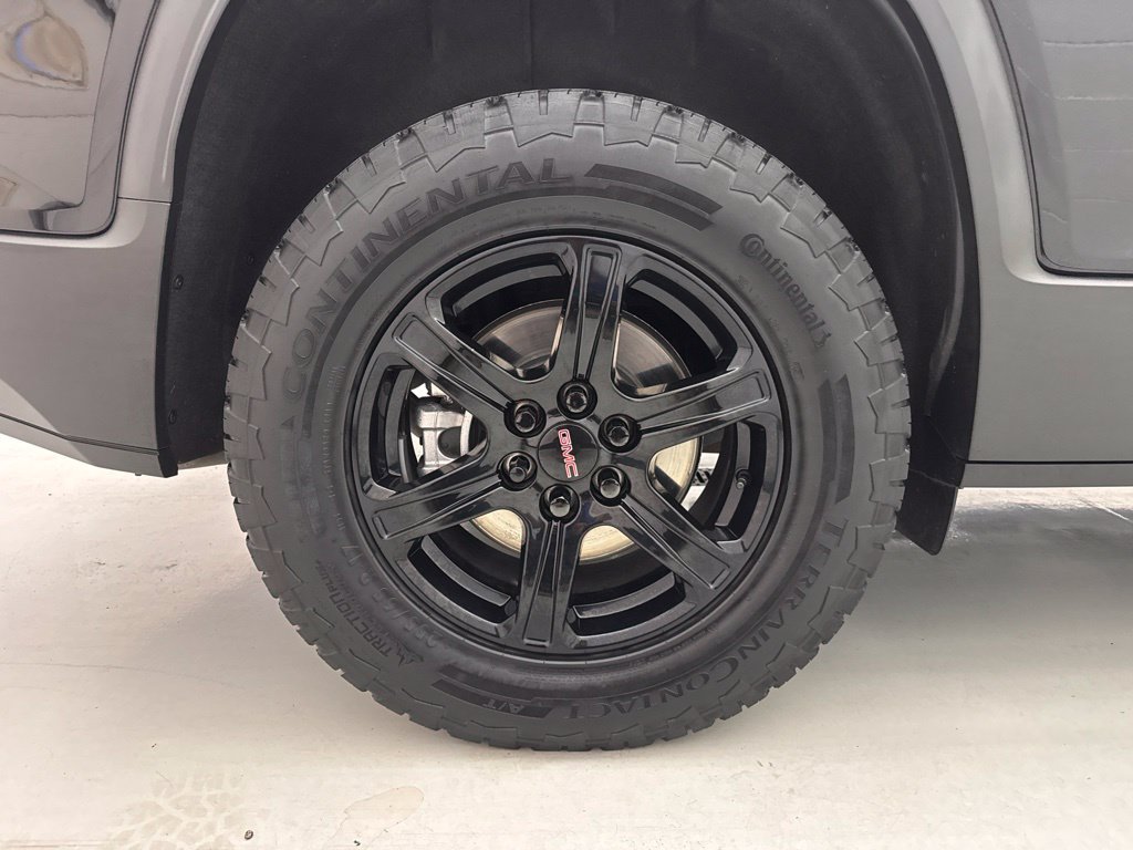 Used 2023 GMC Acadia AT4 w/ Technology Package AWD/4WD image 12
