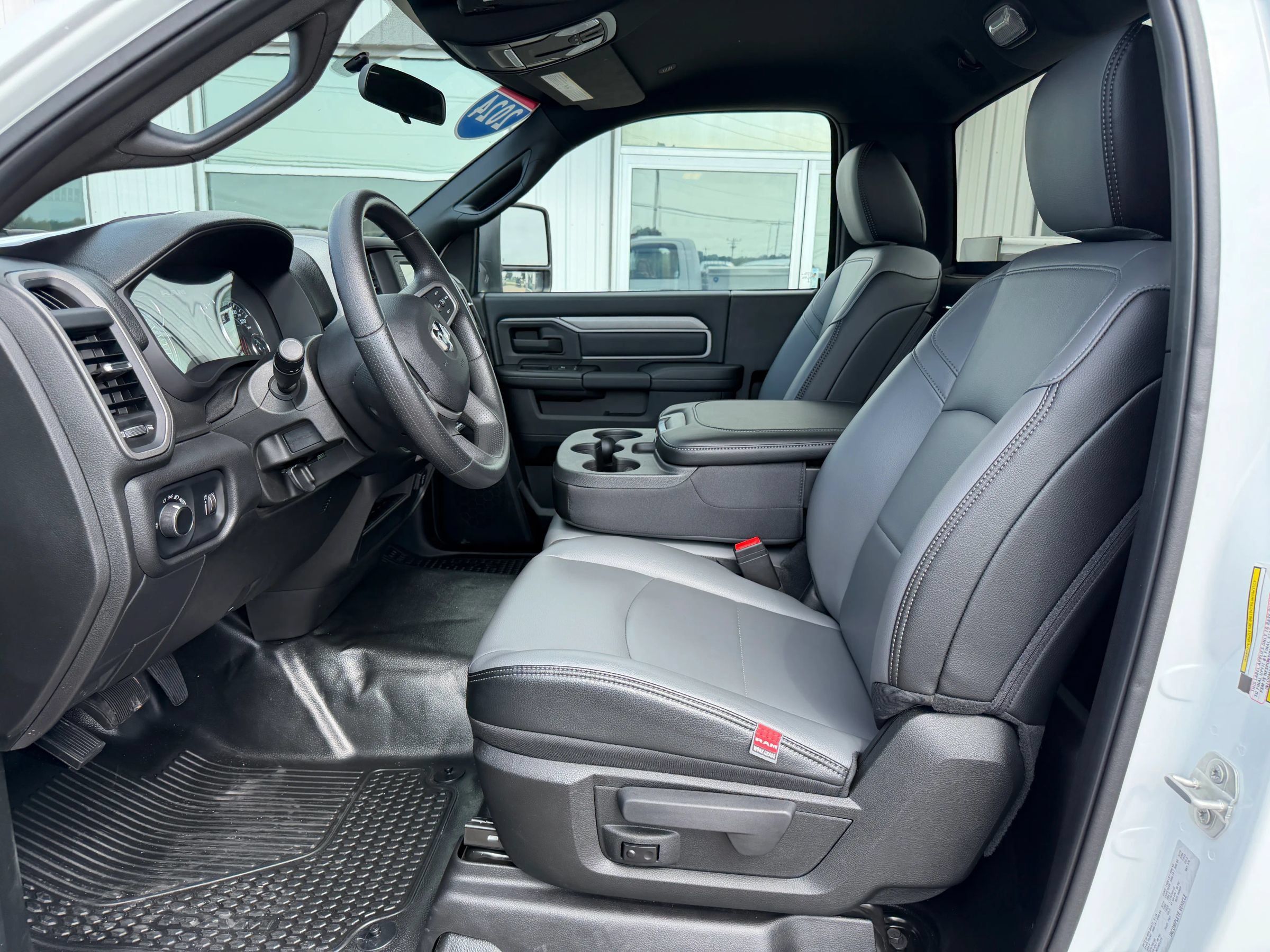 Used 2024 RAM 3500 Tradesman AWD/4WD image 15