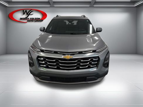 Used 2025 Chevrolet Equinox LT w/ Convenience Package II FWD image 2
