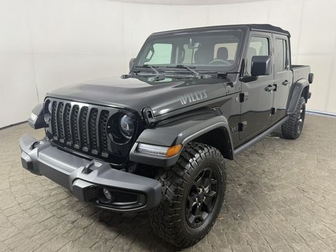 Used 2023 Jeep Gladiator Sport AWD/4WD image 3