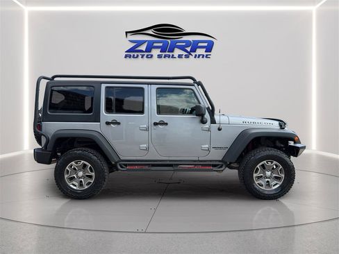 Used 2014 Jeep Wrangler Unlimited Rubicon w/ Connectivity Group AWD/4WD image 8