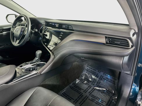 Used 2019 Toyota Camry XSE FWD image 27