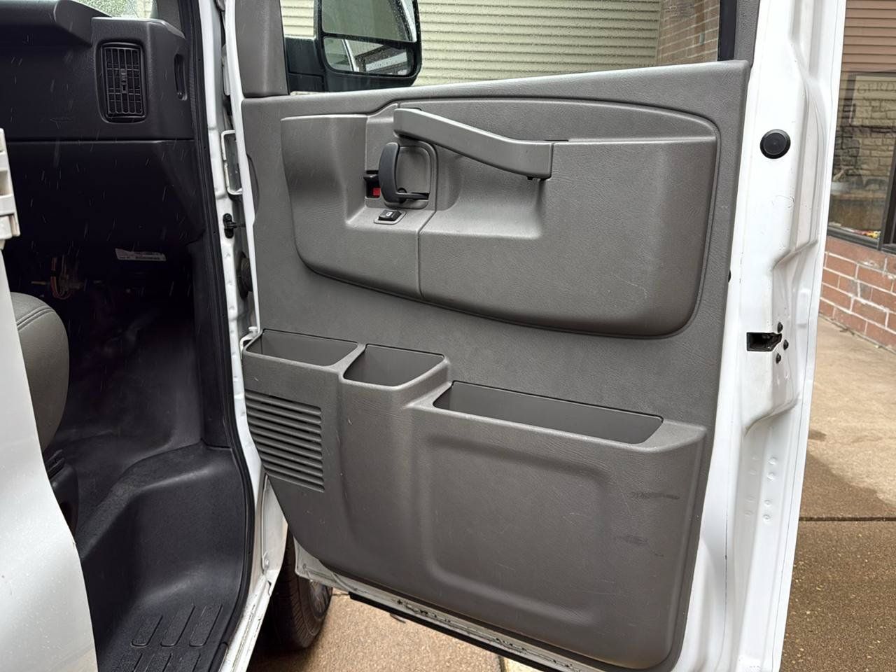 Used 2019 Chevrolet Express 3500 Extended w/ Driver Convenience Package RWD image 21