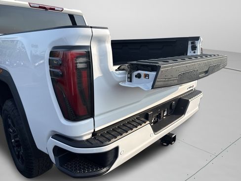 Used 2025 GMC Sierra 2500 AT4 AWD/4WD image 29
