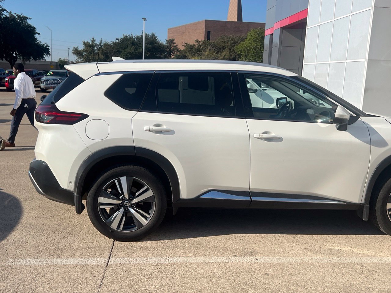 Used 2021 Nissan Rogue Platinum FWD image 15