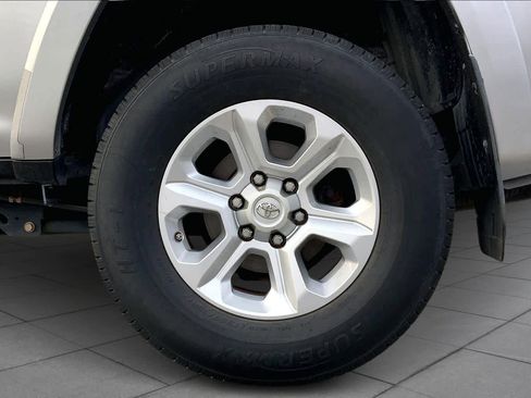 Used 2014 Toyota 4Runner SR5 image 22