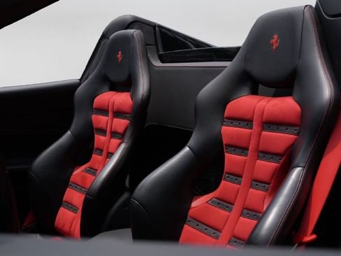 Used 2019 Ferrari 488 Spider RWD image 13
