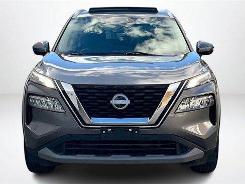 Used 2023 Nissan Rogue SV image 2