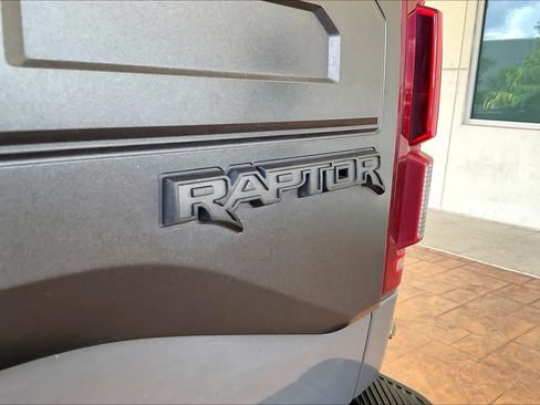 Used 2018 Ford F150 Raptor w/ Equipment Group 802A Luxury AWD/4WD image 9