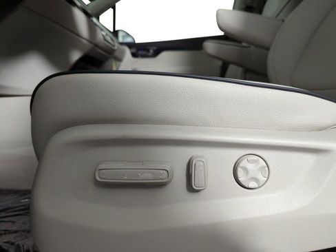New 2026 Honda Odyssey Touring image 14