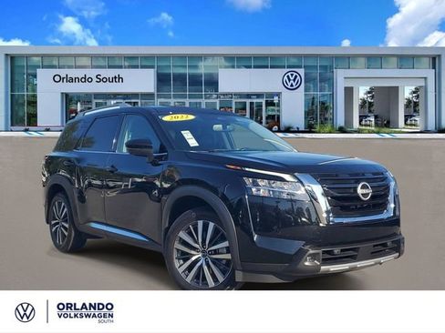 Used 2022 Nissan Pathfinder Platinum w/ Cargo Package AWD/4WD image 1