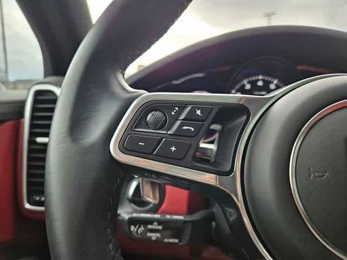 Used 2023 Porsche Cayenne S Platinum w/ Premium Package Plus image 23
