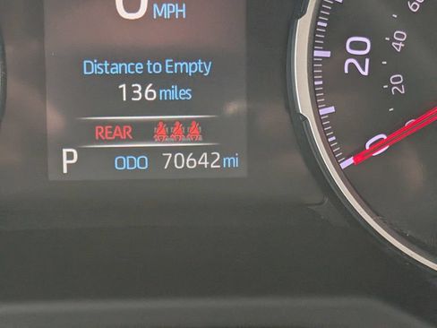 Used 2021 Toyota RAV4 XLE Premium AWD/4WD image 21