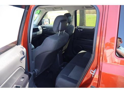 Used 2012 Jeep Patriot Latitude FWD image 7