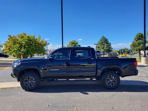 Used 2021 Toyota Tacoma SR5 w/ Technology Package image 8