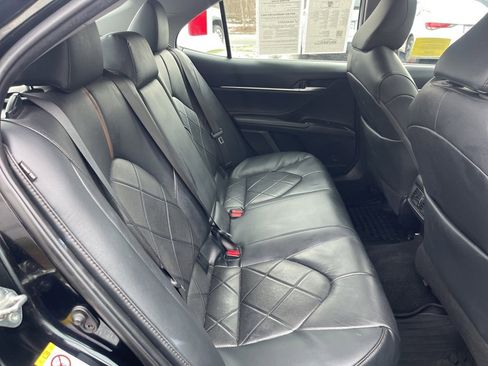 Used 2018 Toyota Camry XLE image 23