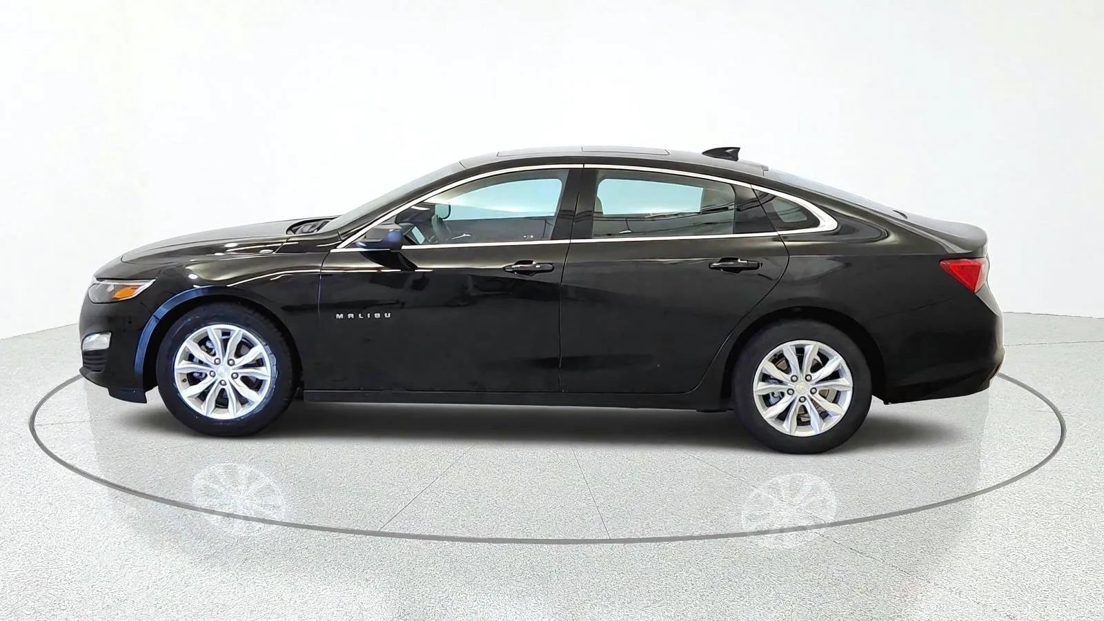 Used 2024 Chevrolet Malibu LT FWD image 5