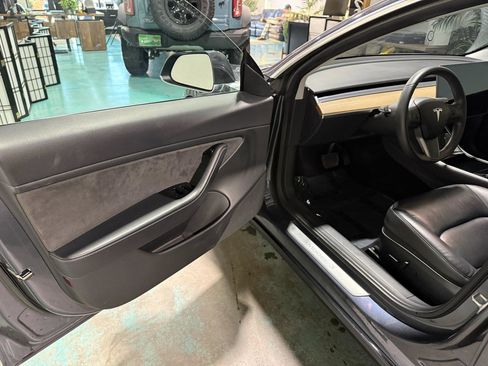 Used 2020 Tesla Model 3 Long Range image 8