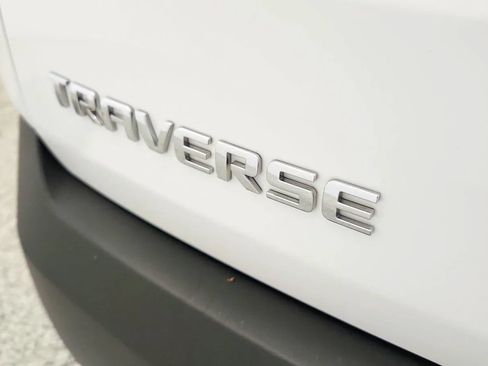 Used 2023 Chevrolet Traverse LT FWD image 35