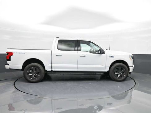 Used 2025 Ford F150 Lightning Flash image 9