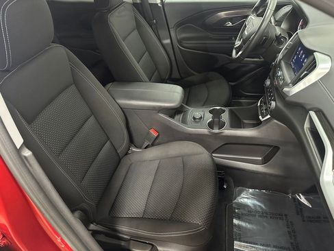 Used 2024 GMC Terrain SLE image 24