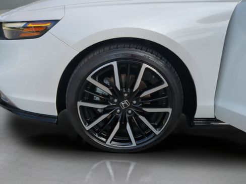 Used 2024 Honda Accord Touring image 31