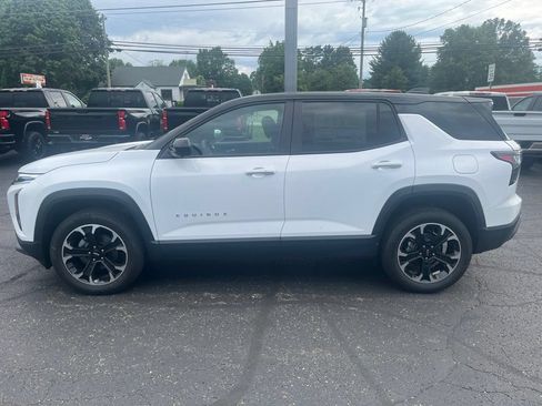 New 2026 Chevrolet Equinox LT w/ Convenience Package II FWD image 2