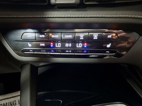 Used 2021 Buick Envision Essence w/ Sport Touring Package FWD image 17