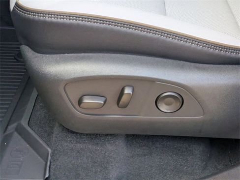 New 2026 Chevrolet Traverse High Country image 12