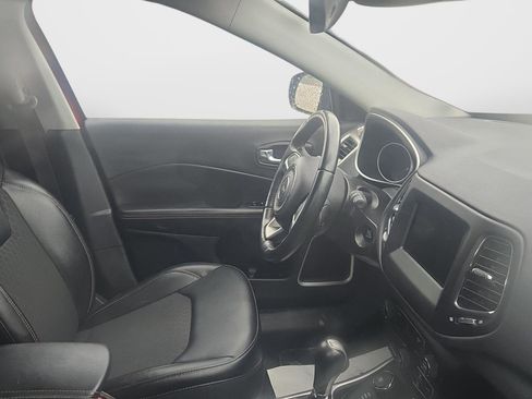 Used 2018 Jeep Compass Latitude w/ Popular Equipment Group image 3