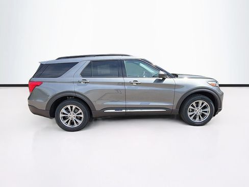 Certified 2023 Ford Explorer XLT w/ Equipment Group 202A AWD/4WD image 4