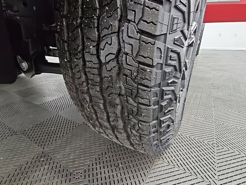 Used 2025 GMC Canyon Elevation w/ Convenience Package image 45