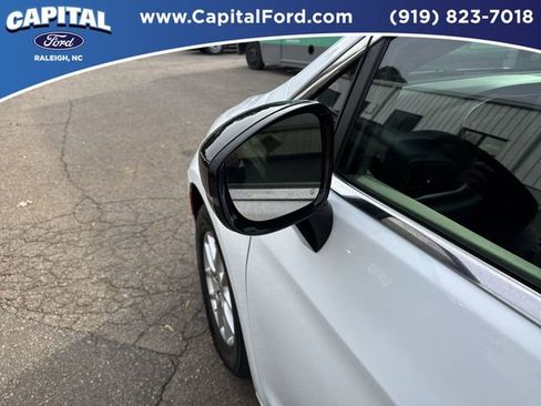 Used 2024 Chrysler Pacifica Touring-L image 12