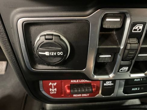 Used 2026 Jeep Gladiator Mojave AWD/4WD image 39