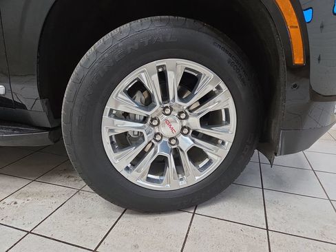 Used 2025 GMC Yukon XL Denali AWD/4WD image 8