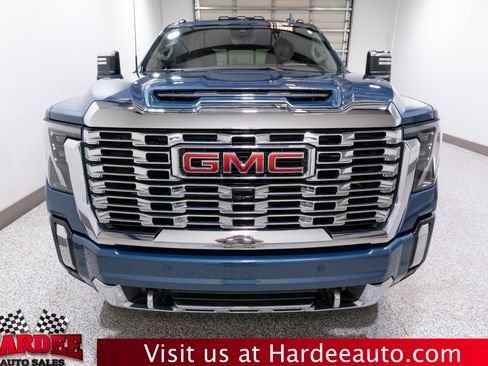 Used 2024 GMC Sierra 3500 Denali w/ Denali Reserve Package AWD/4WD image 7