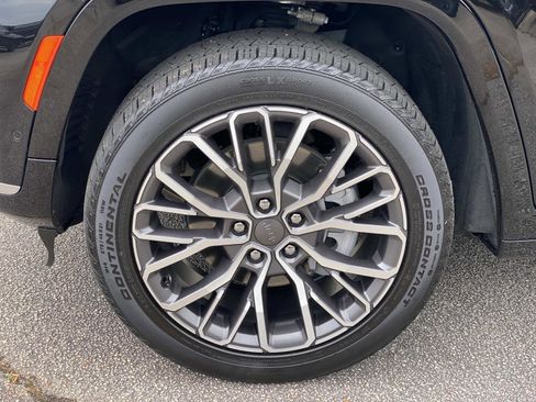 Used 2025 Jeep Grand Cherokee L Summit AWD/4WD image 13