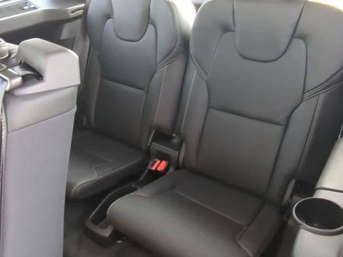New 2026 Volvo XC90 B6 Ultra w/ Protection Package image 20