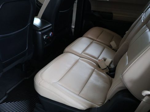 Used 2020 Ford Explorer XLT w/ Equipment Group 202A image 25