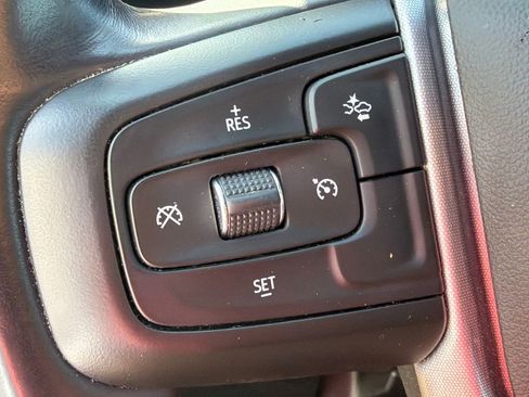 Used 2023 GMC Yukon SLT AWD/4WD image 18