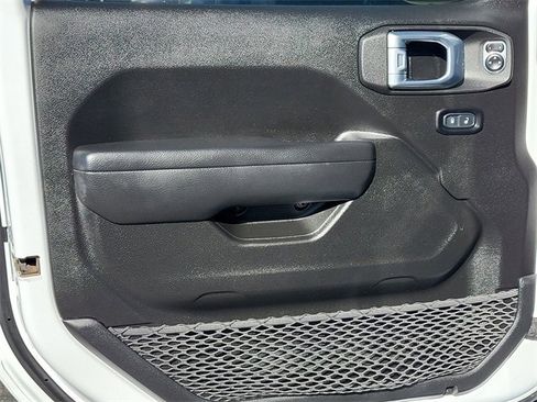 Used 2022 Jeep Gladiator Rubicon w/ Cold Weather Group image 20